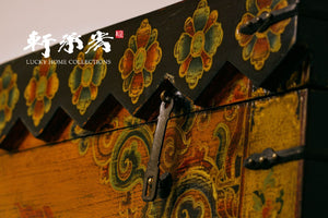 hand drawn trunk table in motifs of Tibetan snow lions